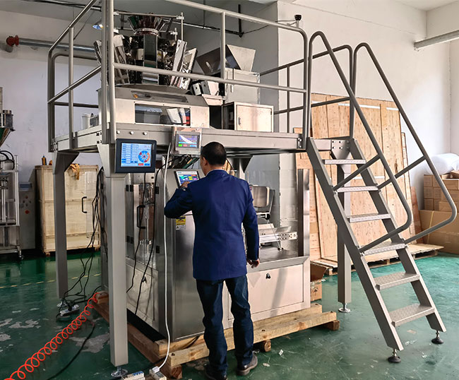 全自動膨化食品包裝機(jī)械設(shè)備展示