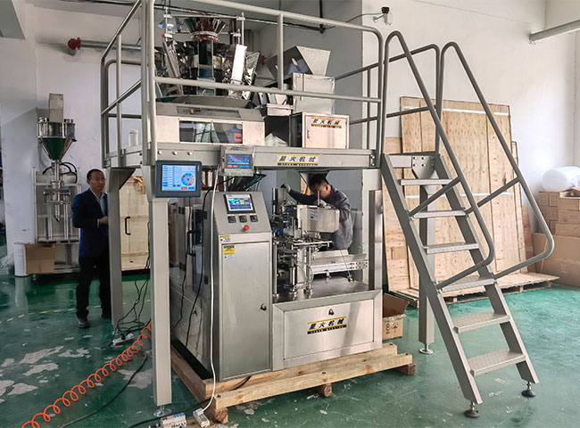 星火全自動膨化食品包裝機(jī)械設(shè)備展示